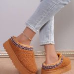 Buty Kapcie DAMSKIE(36-41_12par) 2500112
