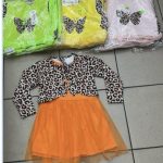 Sukienki DZIECIĘCA size 7-10 lat_ paczka 4szt _1 kolor 9897559