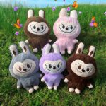 LABUBU THE MONSTERS PLUSZOWA MASKOTKA DUŻY PLUSZAK ANIME PRZYTULANKA 25CM 2170456