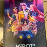 Album na 400 kart K-POP DEMON HUNTERS segregator na karty kolekcjonerskie ZAMEK 1552389