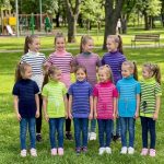 Swetry DZIECIĘCA numer 122-140_ paczka 10szt _mix kolor 8333854