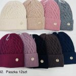 Czapki Damskie_ paczka 12szt _mix kolor 7825178