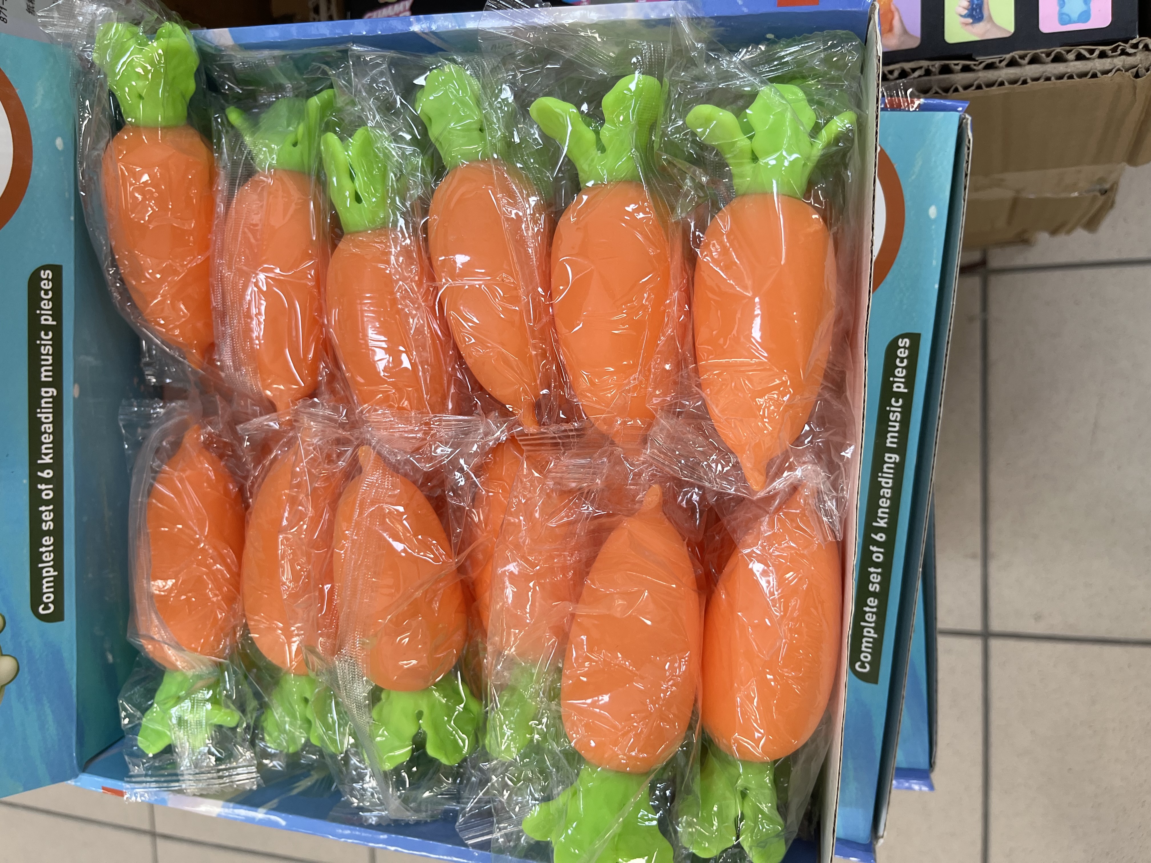 GNIOTEK SQUISHY 2634240