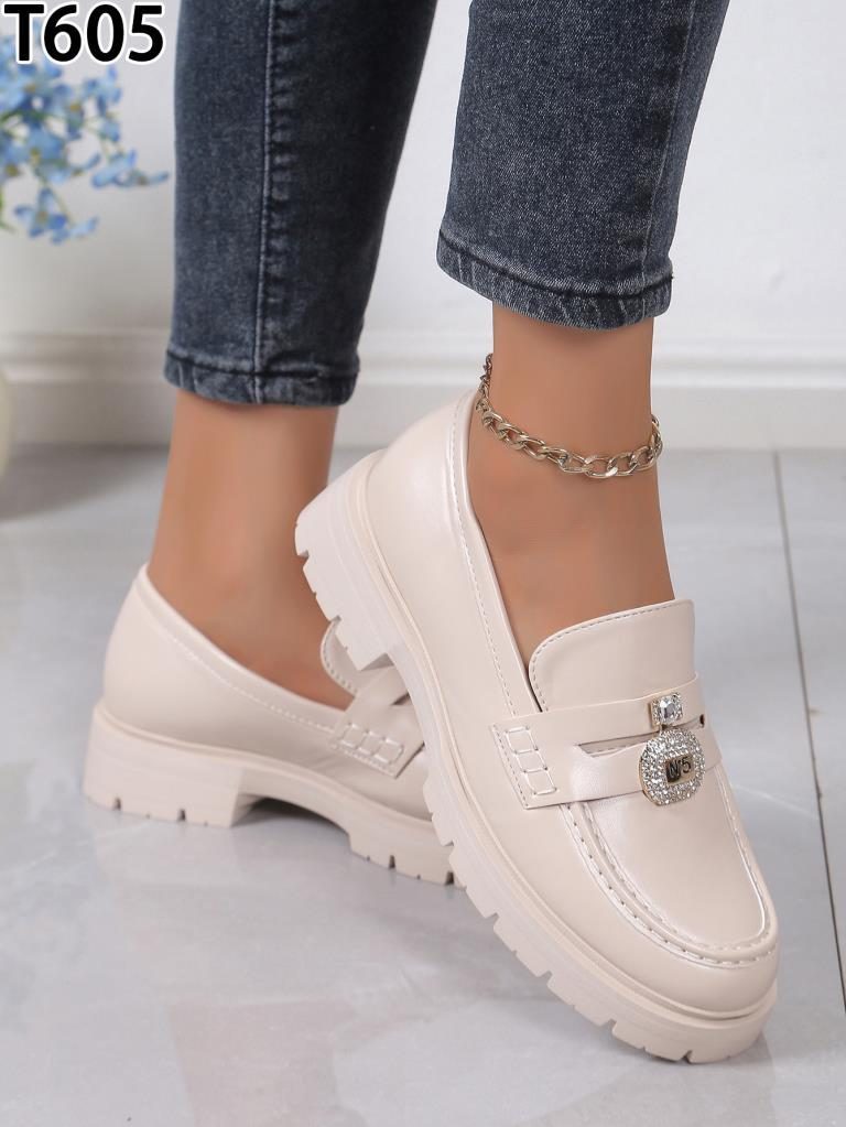 Buty Półbuty DAMSKIE 36-41 12par) 2649125