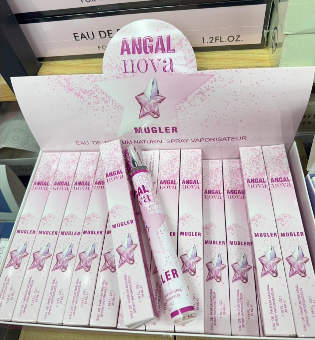 Perfumy Paczka 24 szt 6941387