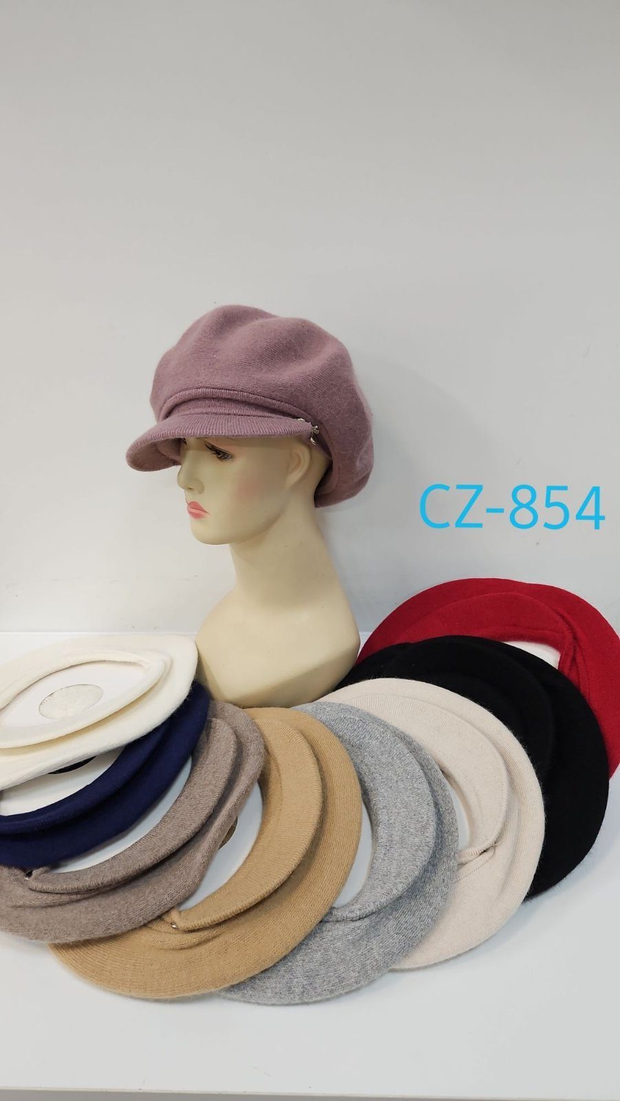 Czapki Damskie_ paczka 12szt _mix kolor 9015916