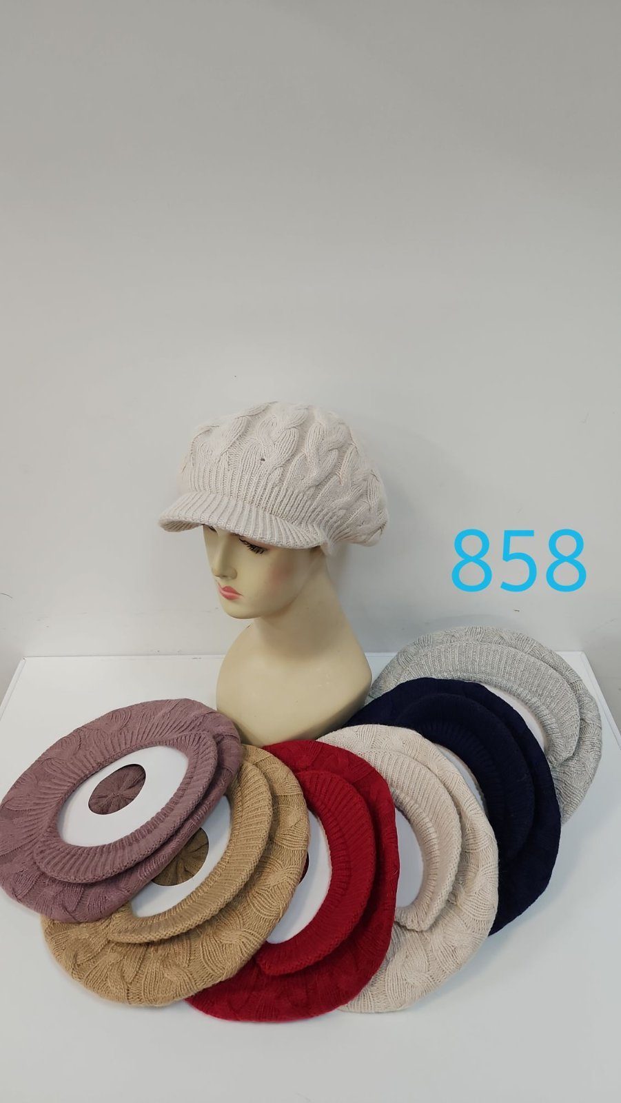 Czapki Damskie_ paczka 12szt _mix kolor 9015918