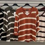 Swetry Damskie wloskie _size uni_ paczka 6szt_ mix kolor 2898378