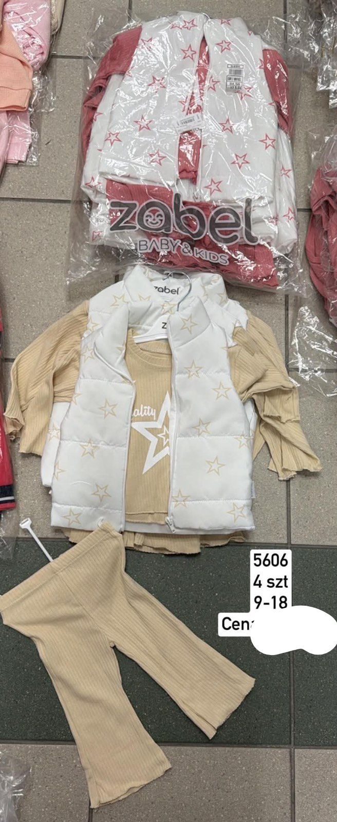 Komplety DZIECIĘCA size 9-18 m_ paczka 4szt _1 kolor 1760920