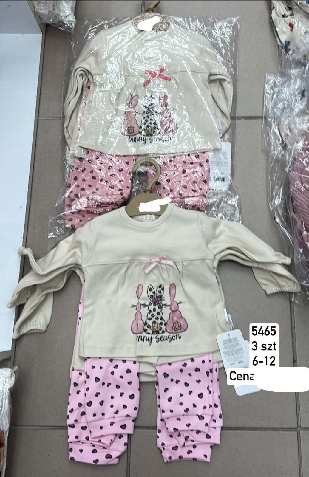 Komplety DZIECIĘCA size 6-12 m_ paczka 6szt _1 kolor 1760960