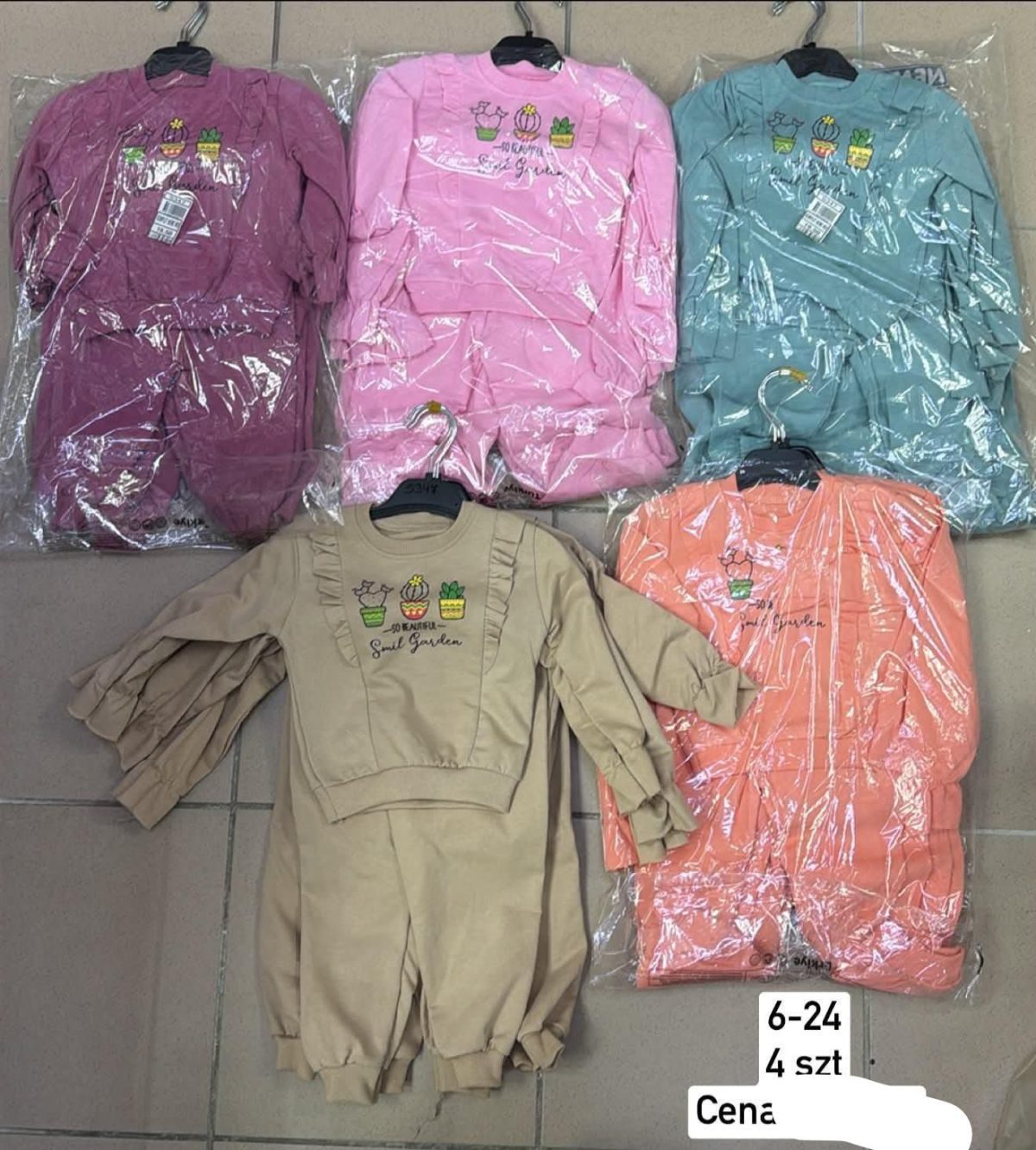 Komplety DZIECIĘCA size 6-24 m_ paczka 4szt _1 kolor 1760962