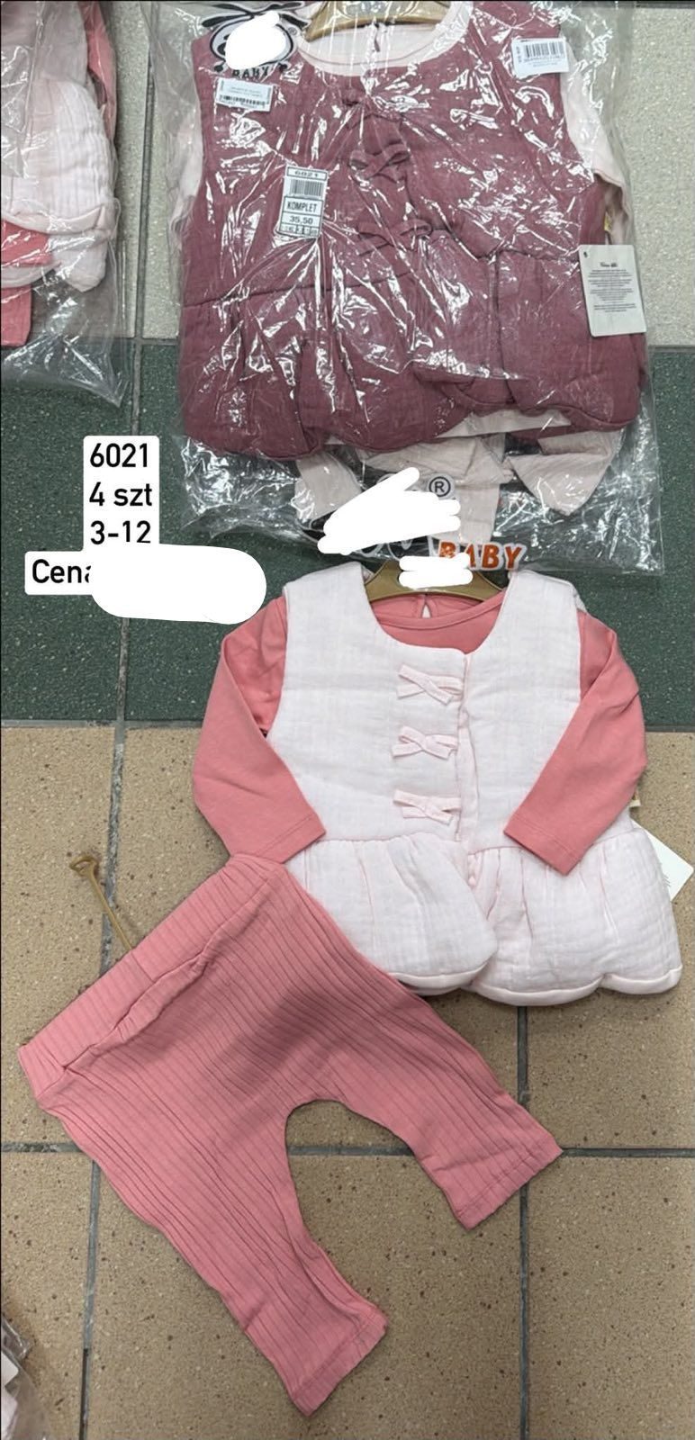 Komplety DZIECIĘCA size 3-12 m_ paczka 4szt _1 kolor 1751734