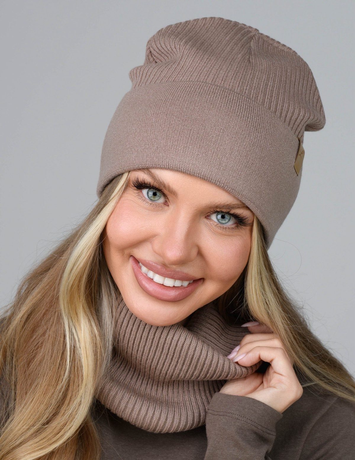 Komplety Czapki Damskie_ paczka 12 szt _mix kolor 1154834
