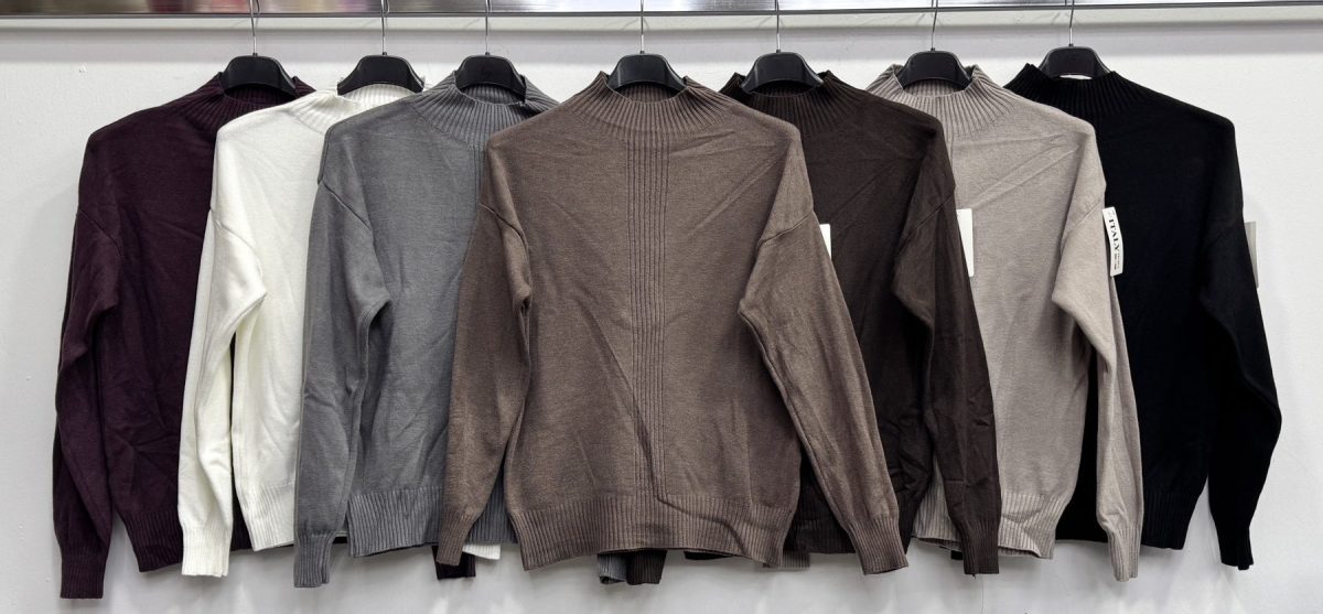 Swetry Damskie wloskie_size uni_paczka 6szt_mix kolor 8989144