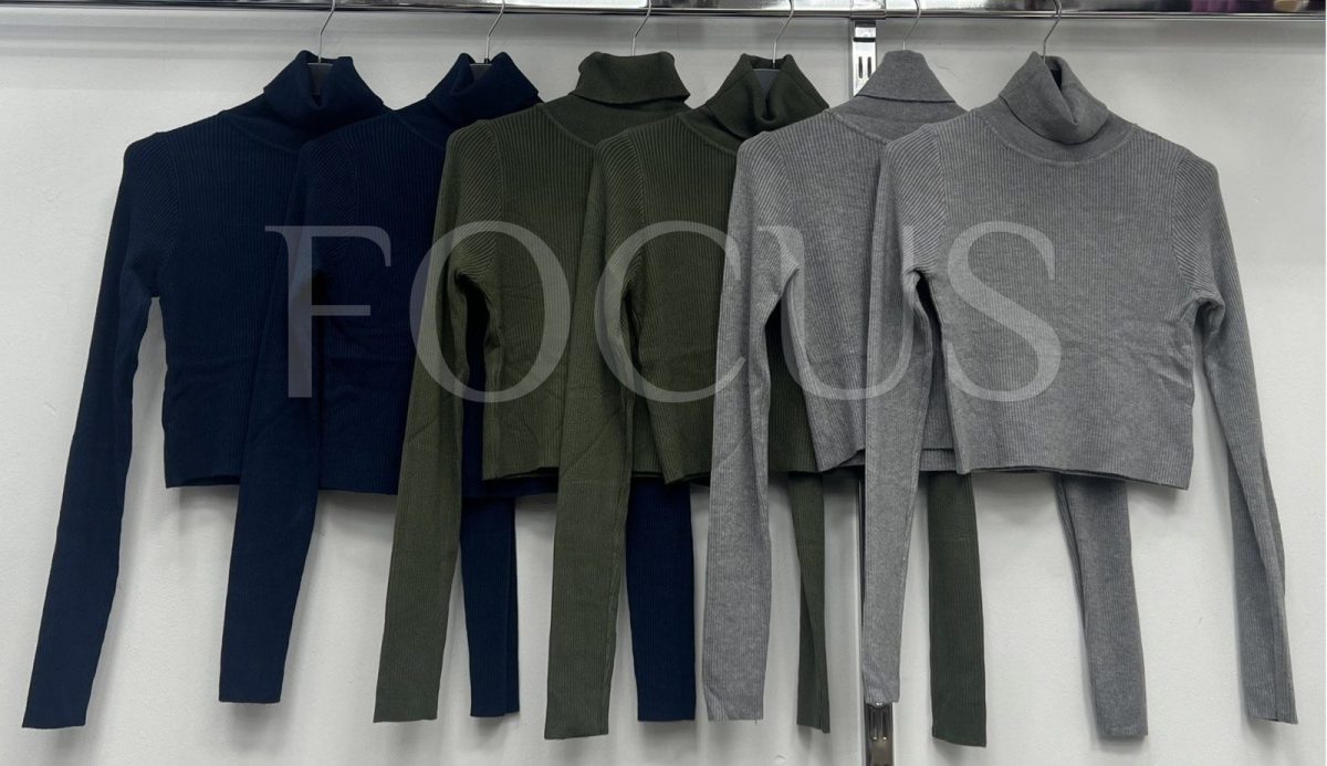 Swetry damskie Włoski _ Size uni_paczka 6szt_mix kolor 9233835