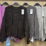 Swetry Damskie wloskie _size uni_ paczka 6szt_ mix kolor 2305779