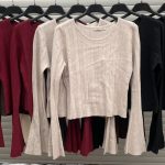 Swetry Damskie Włoskie _ Size uni_ paczka 6szt _mix kolor 3841205