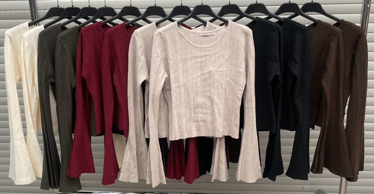 Swetry Damskie Włoskie _ Size uni_ paczka 6szt _mix kolor 3841205