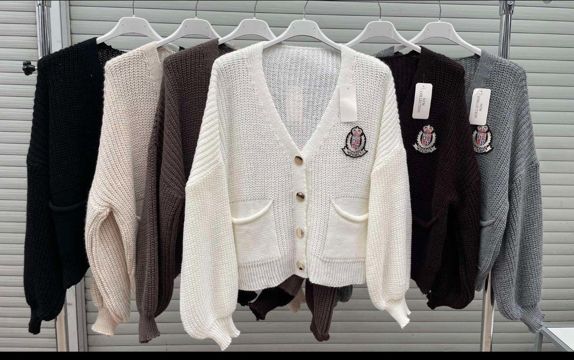 Swetry Damskie Włoskie _ Size uni_ paczka 6szt _mix kolor 3841210